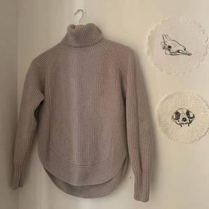 Wilfred Free turtleneck